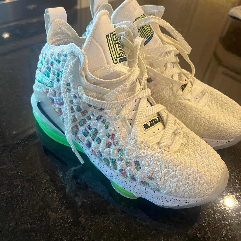 Nike White and Green Sneakers with Modern Design